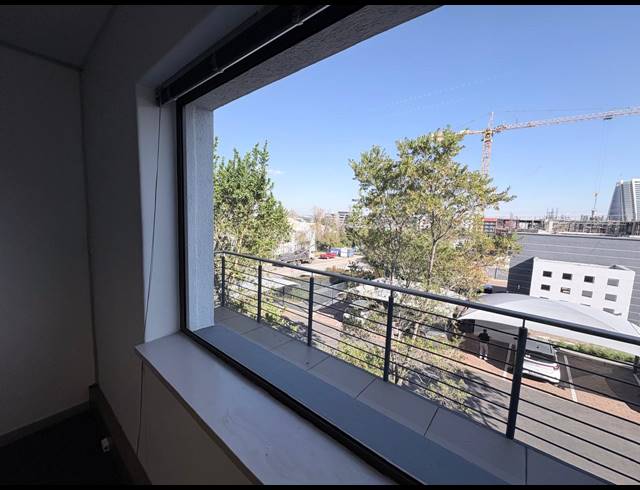 21M² SERVICED OFFICE TO LET IN VORNA VALLEY